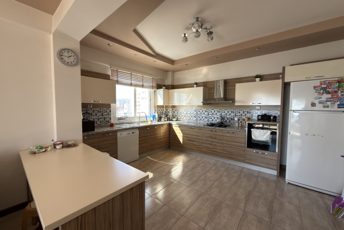 Mersin Erdemli Denize Sıfır Alatapark Sitesi Eşyalı Satılık 4+1 Ön Blok Daire