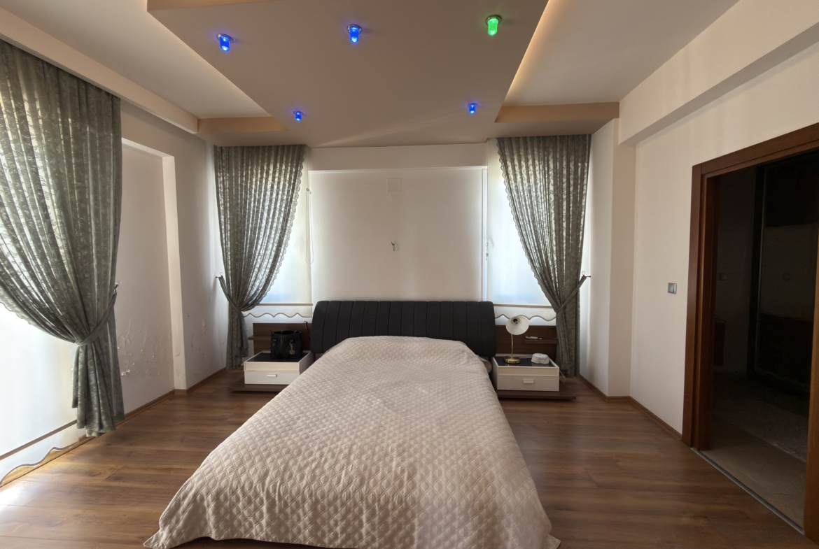 Mersin Erdemli Denize Sıfır Alatapark Sitesi Eşyalı Satılık 4+1 Ön Blok Daire