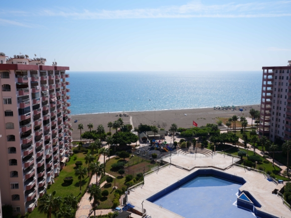 Mersin Çeşmeli Altunören 2 Sitesi 2+1 Satılık Lüks Bakımlı Daire