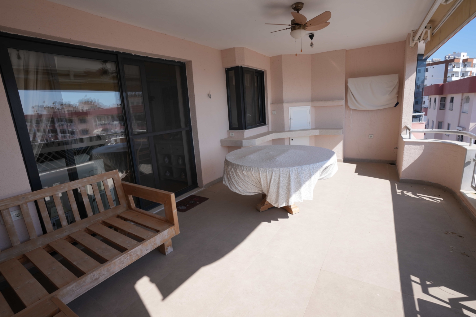 Mersin Çeşmeli Altunören 2 Sitesi 2+1 Satılık Lüks Bakımlı Daire