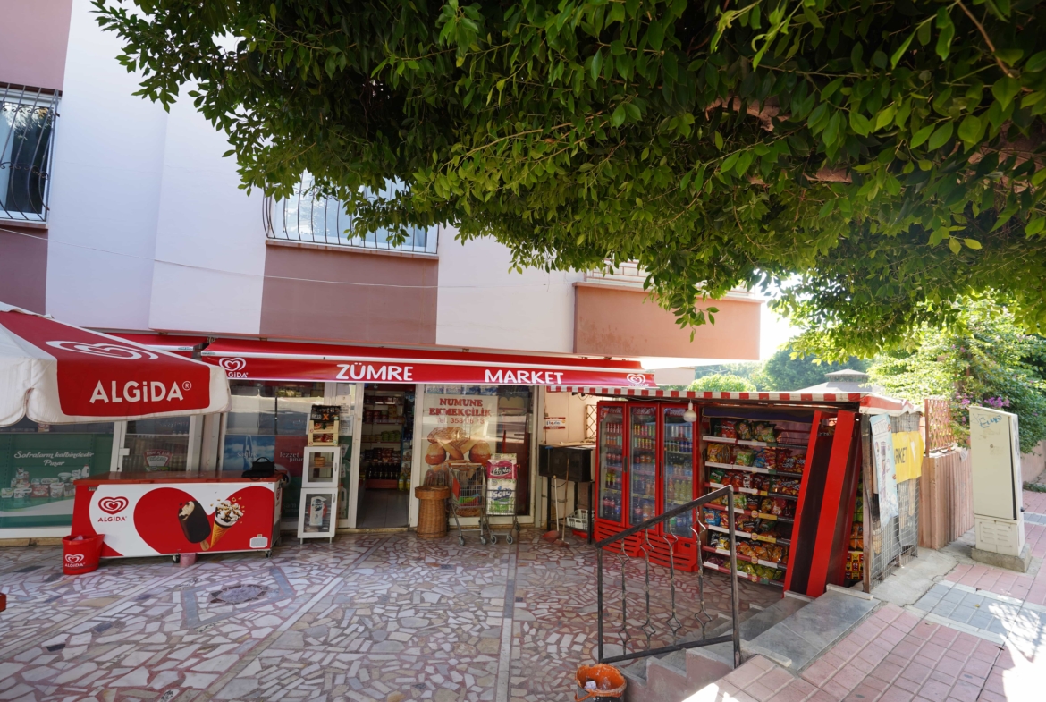 Mersin Mezitli Anayola Yakın Köşebaşında Devren Kiralık Market