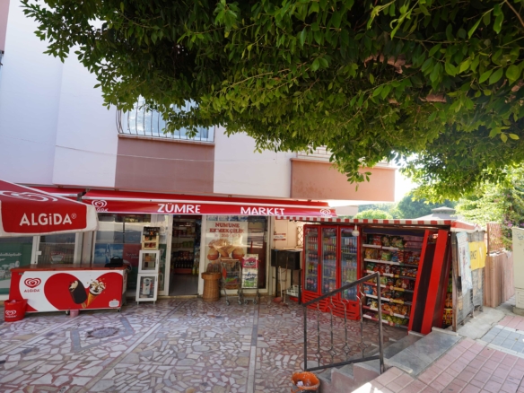 Mersin Mezitli Anayola Yakın Köşebaşında Devren Kiralık Market