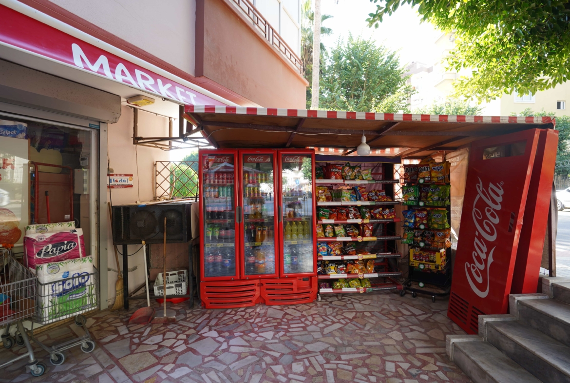 Mersin Mezitli Anayola Yakın Köşebaşında Devren Kiralık Market