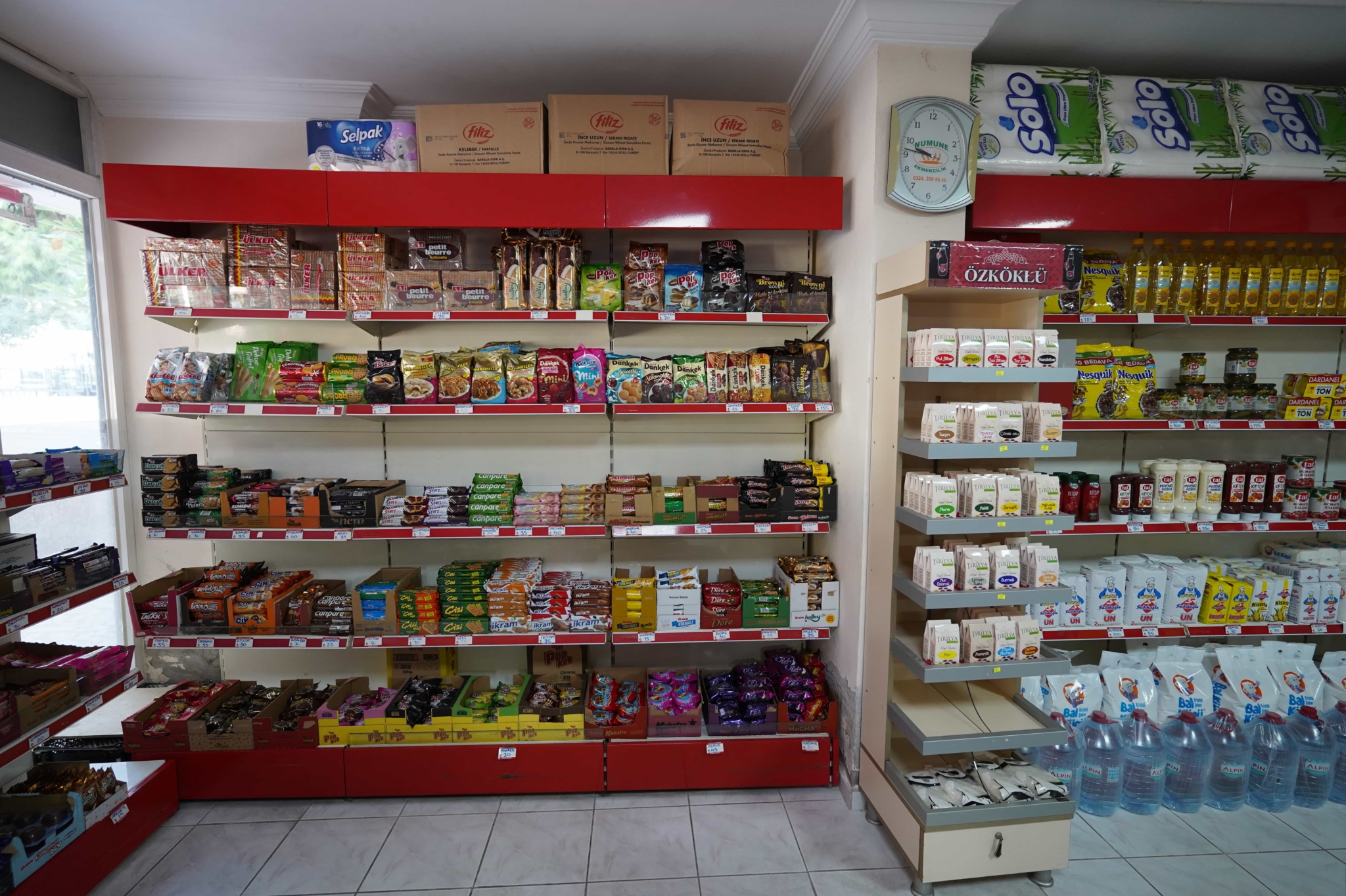 VIP09909 Mersin Mezitli Anayola Yakın Köşebaşında Devren Kiralık Market