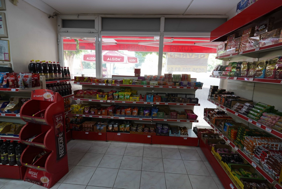 Mersin Mezitli Anayola Yakın Köşebaşında Devren Kiralık Market
