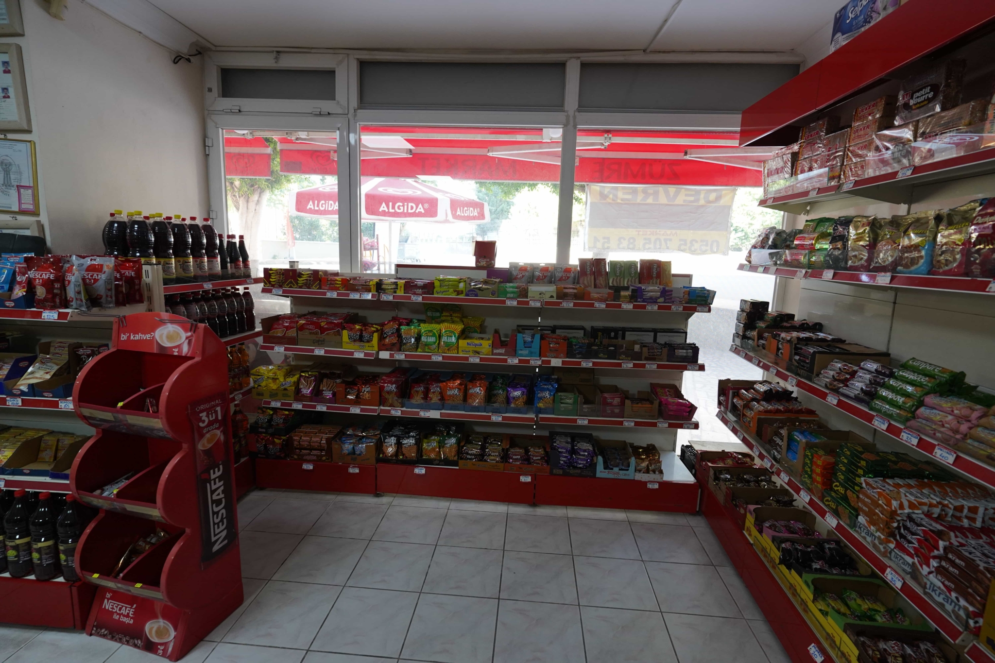 VIP09910 Mersin Mezitli Anayola Yakın Köşebaşında Devren Kiralık Market