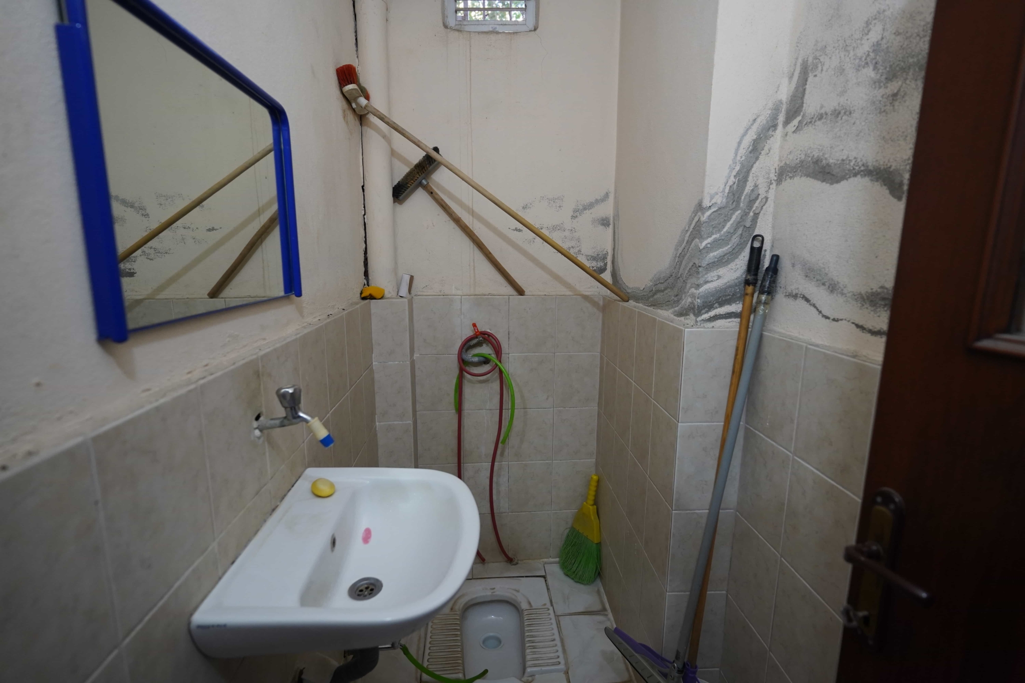 VIP09914 Mersin Mezitli Anayola Yakın Köşebaşında Devren Kiralık Market